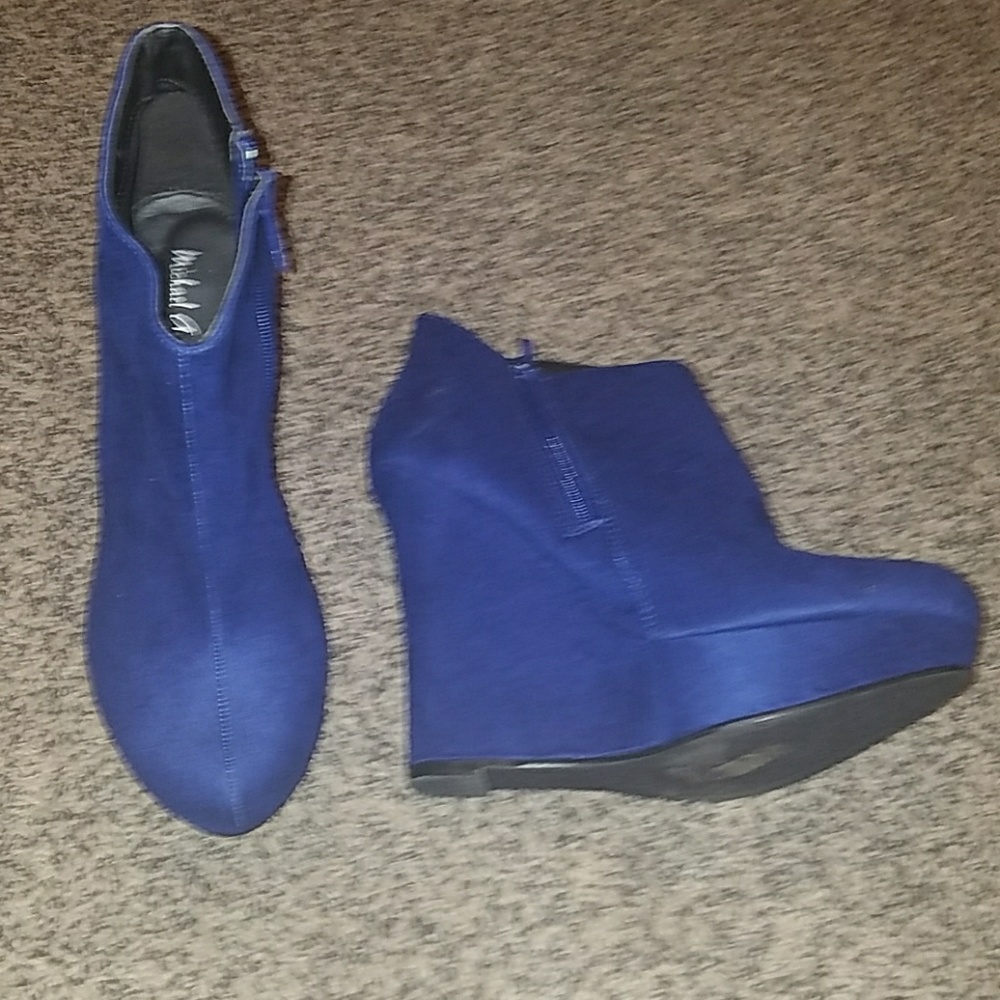 Michael Antonio comfortable Blue wedges